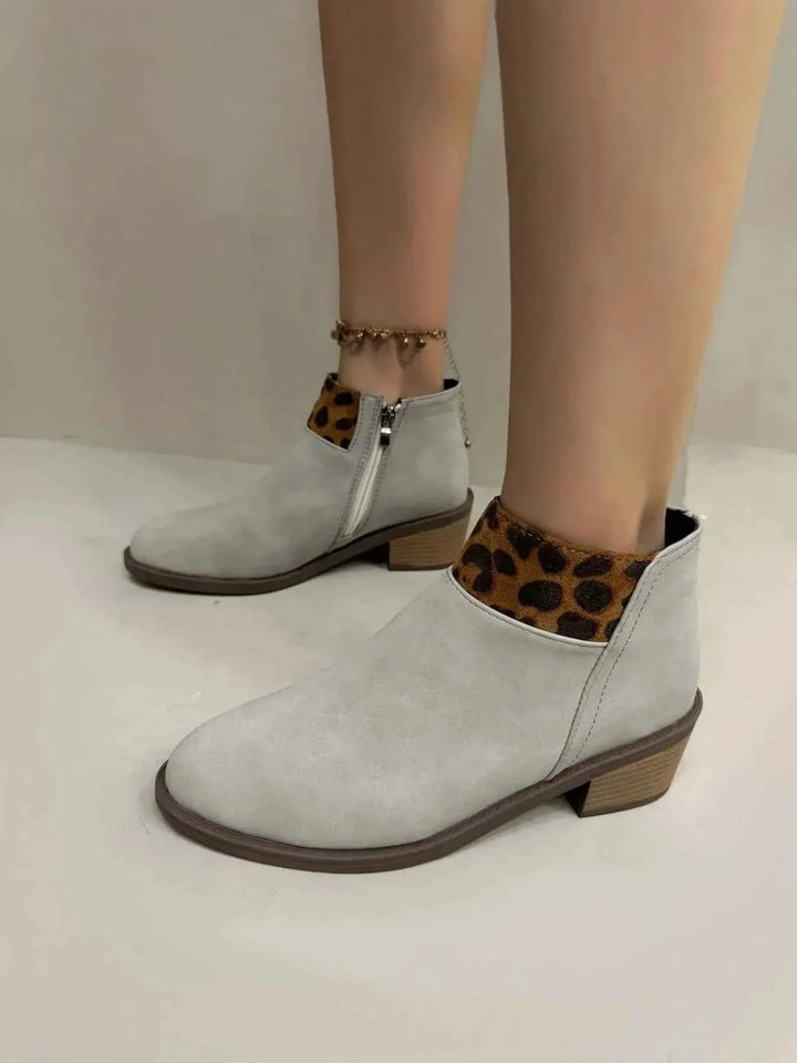 Stylish Leopard Block : Heels Boots