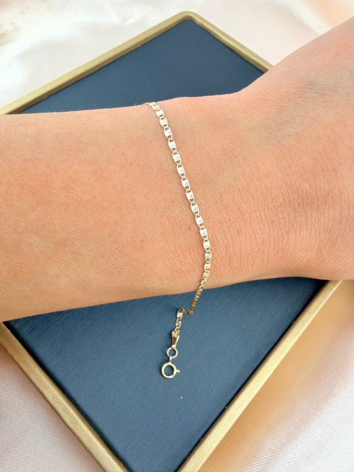 10K Solid Gold Delicate Bracelet – 3 Tone Diamond - Cut Chain, 7” | pulsera de oro 10k - Wear with style