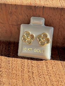 10K Solid Gold Flower Earrings for Girls | Screw back gold earrings | Aretes de oro 10k Flores - Wear with style