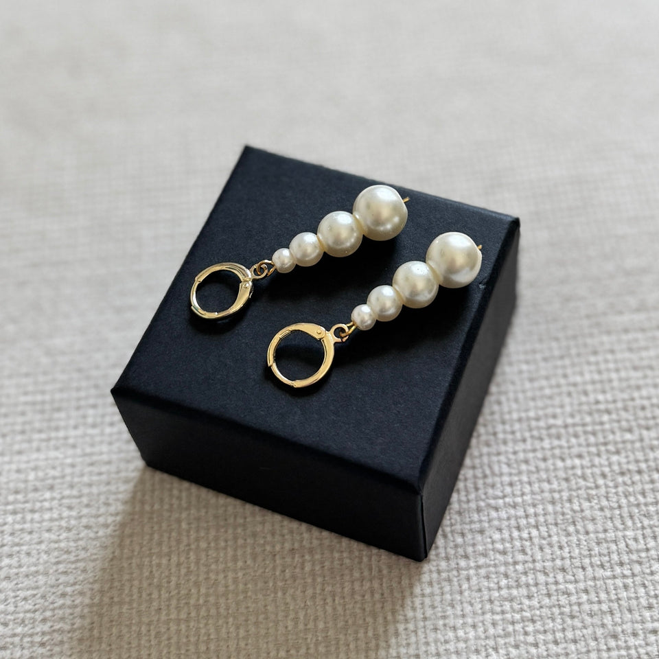 Lily Pearl Earrings