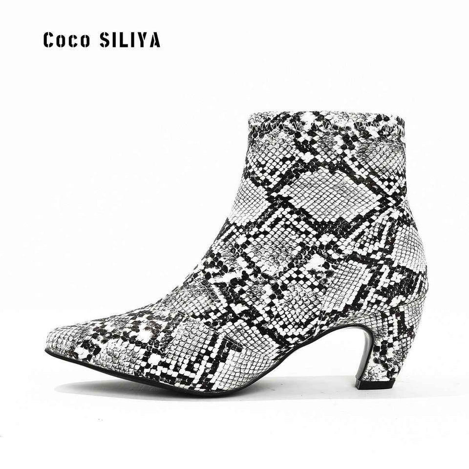 Elegant Large Pointed Toe : Thick Heel Boots