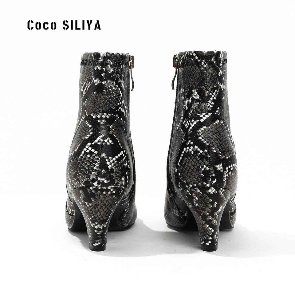 Elegant Large Pointed Toe : Thick Heel Boots