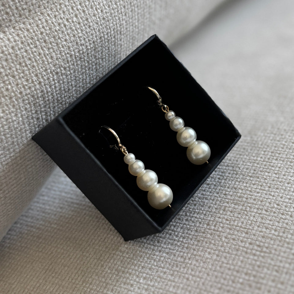 Lily Pearl Earrings