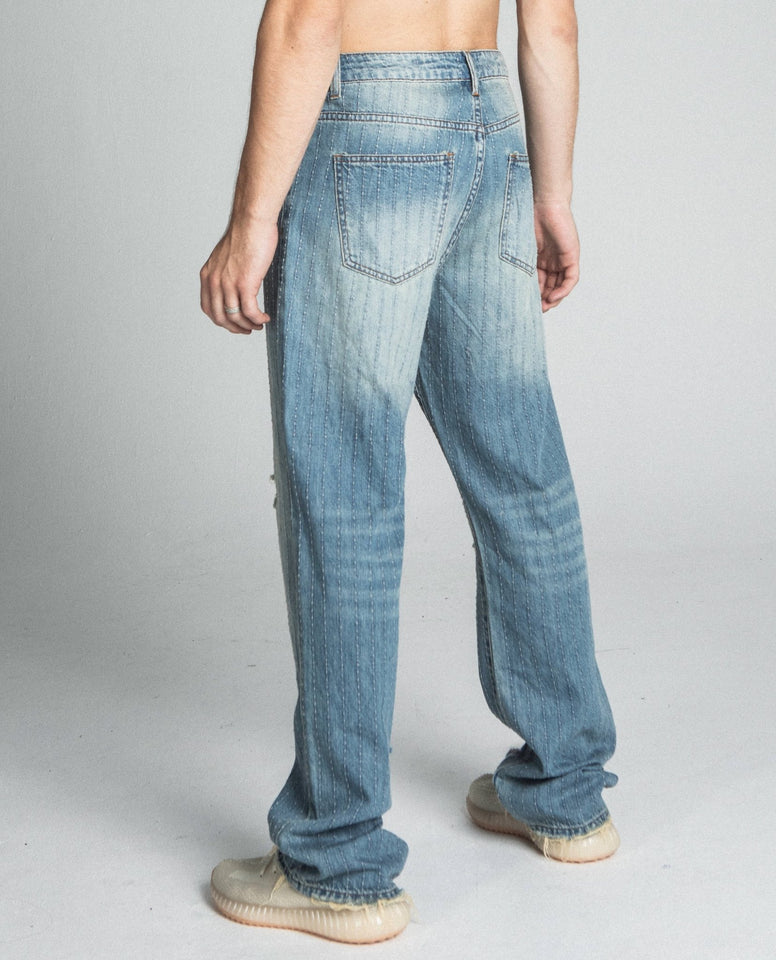 AJ02L RIPPED BLUE THREAD LOOSE JEANS - Wear with style