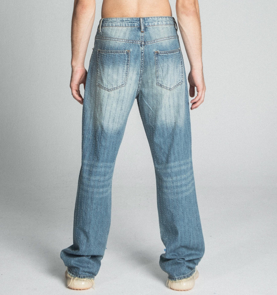 AJ02L RIPPED BLUE THREAD LOOSE JEANS - Wear with style