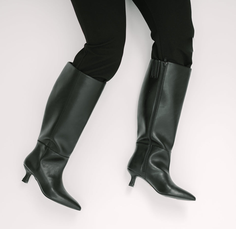 Alice Boots Black - Wear with style