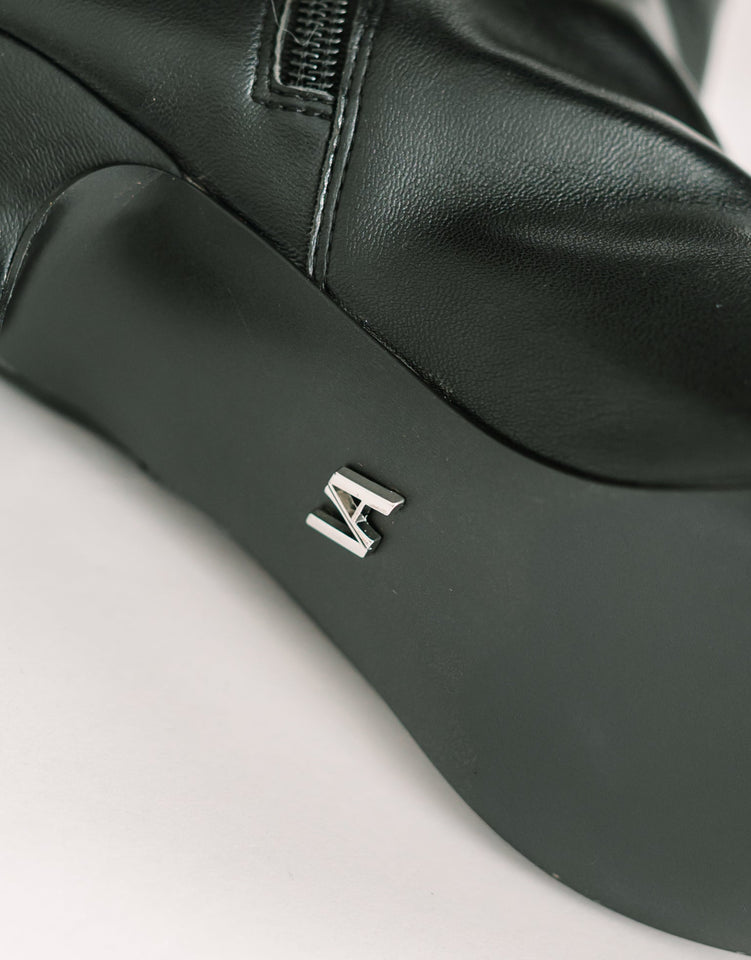 Alice Boots Black - Wear with style