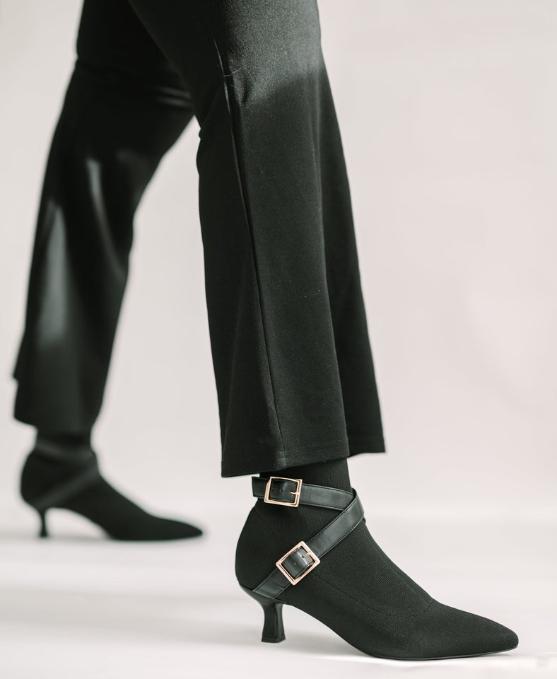 Alma Booties Black - Wear with style