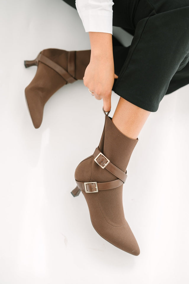 Alma Booties Brown - Wear with style