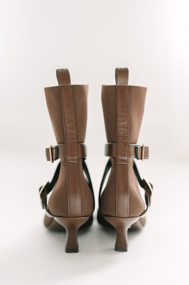 Alma Booties Brown - Wear with style