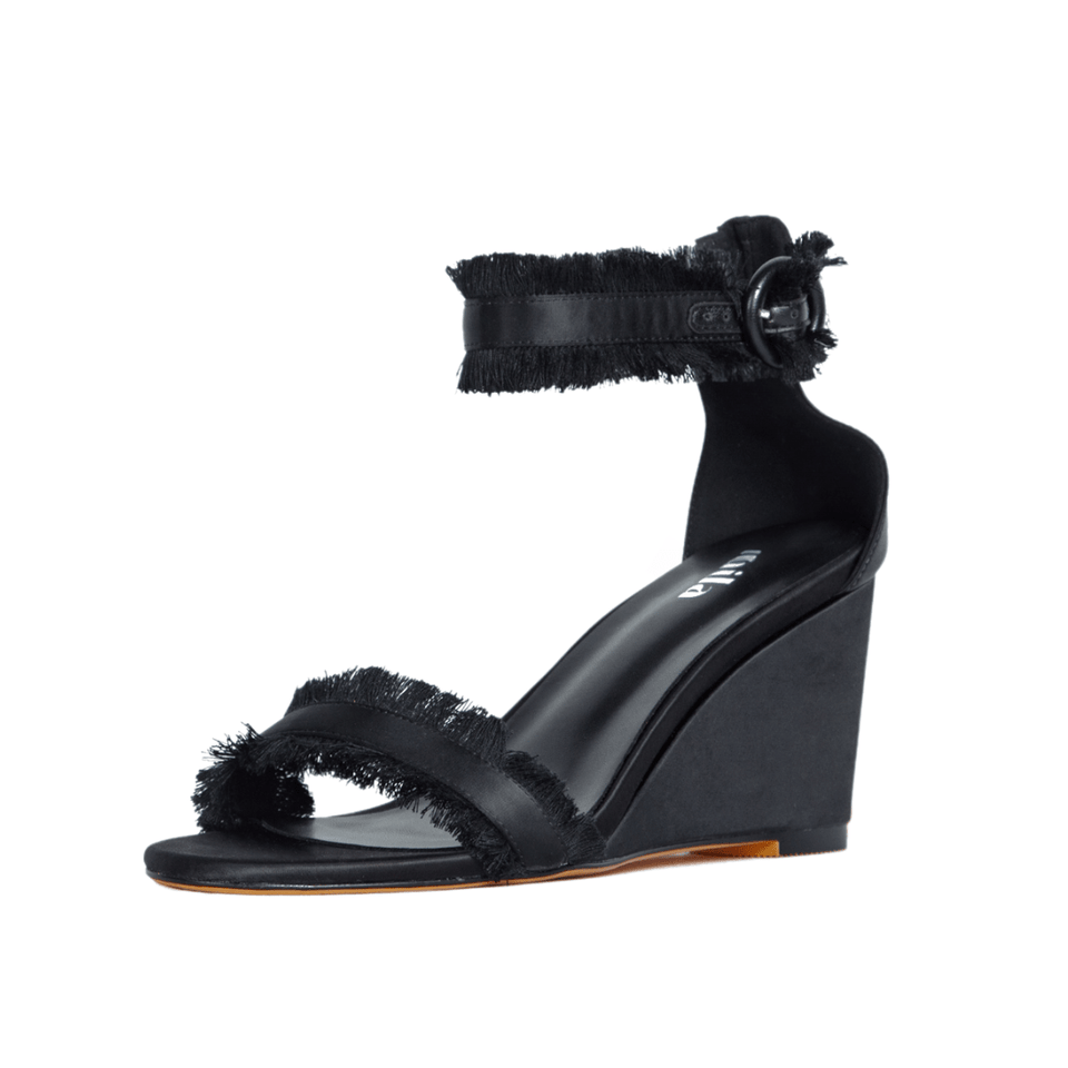 Angela Wedges Black - Wear with style