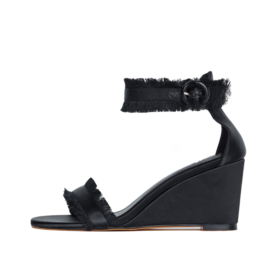 Angela Wedges Black - Wear with style