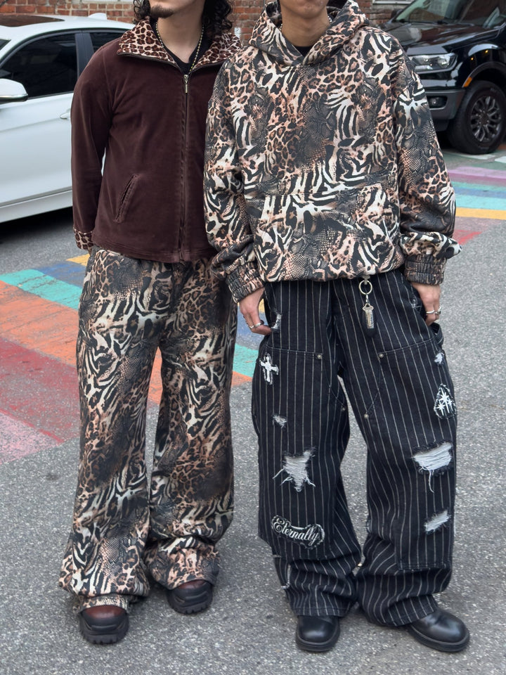 Beasts of Earth" Sweatpants - Wear with style