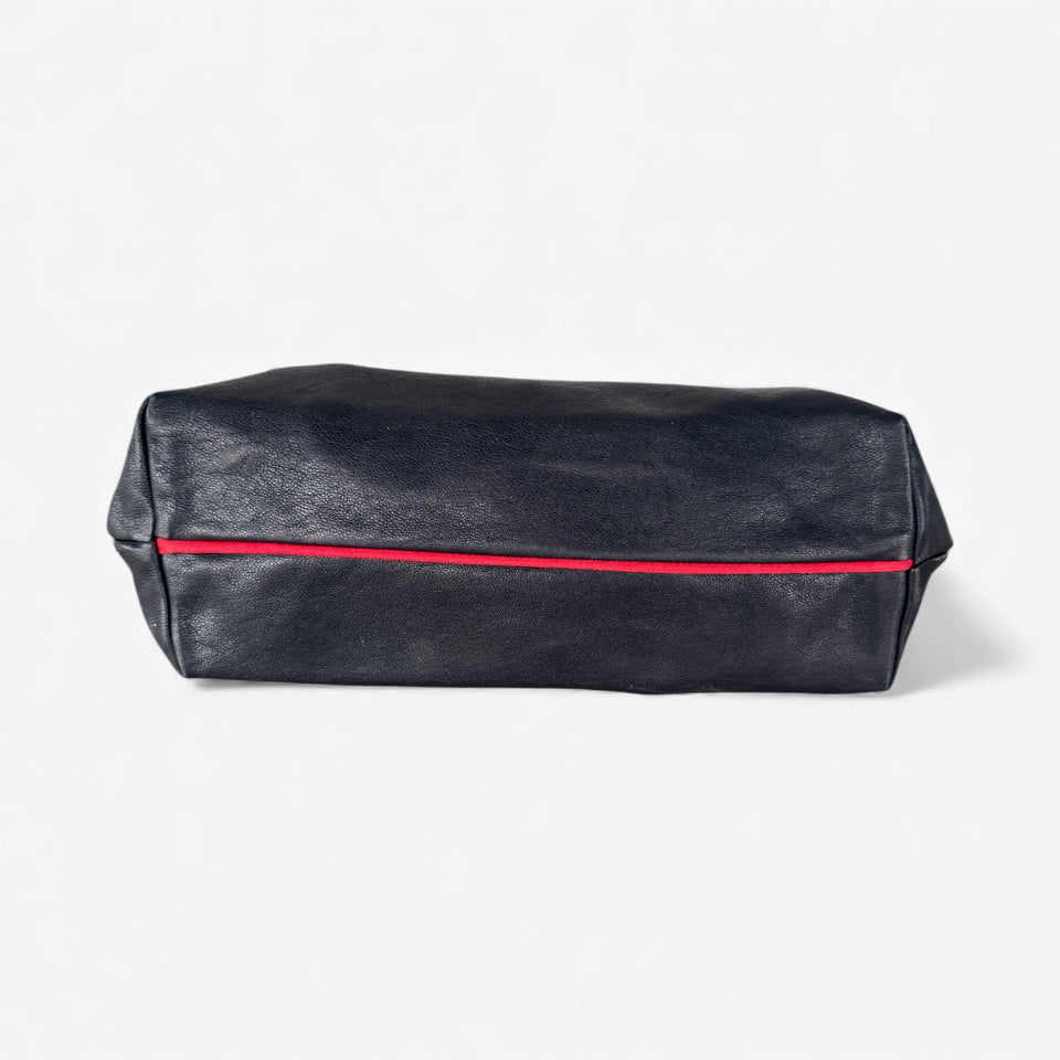 Blair - East West Shoulder Bag, Black Leather - Wear with style