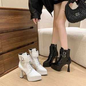 Lace Up Women's Round Toe : Chunky Heel Ankle Boots