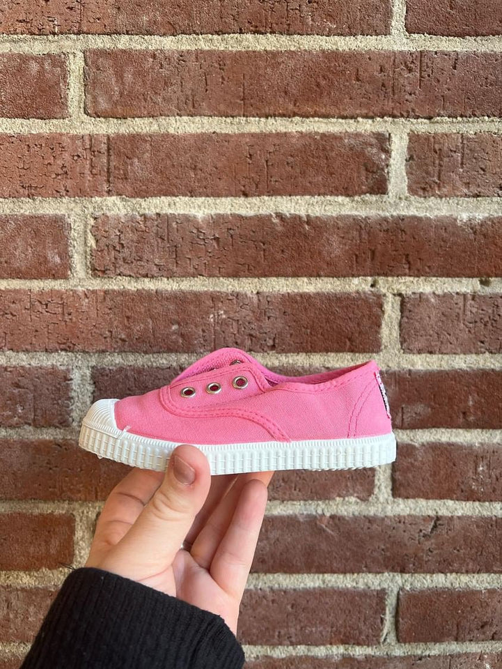 Cienta Fuchsia Slides - multiple sizes - Wear with style