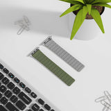 Color - blocking magnetic silicone apple watch strap - Wear with style