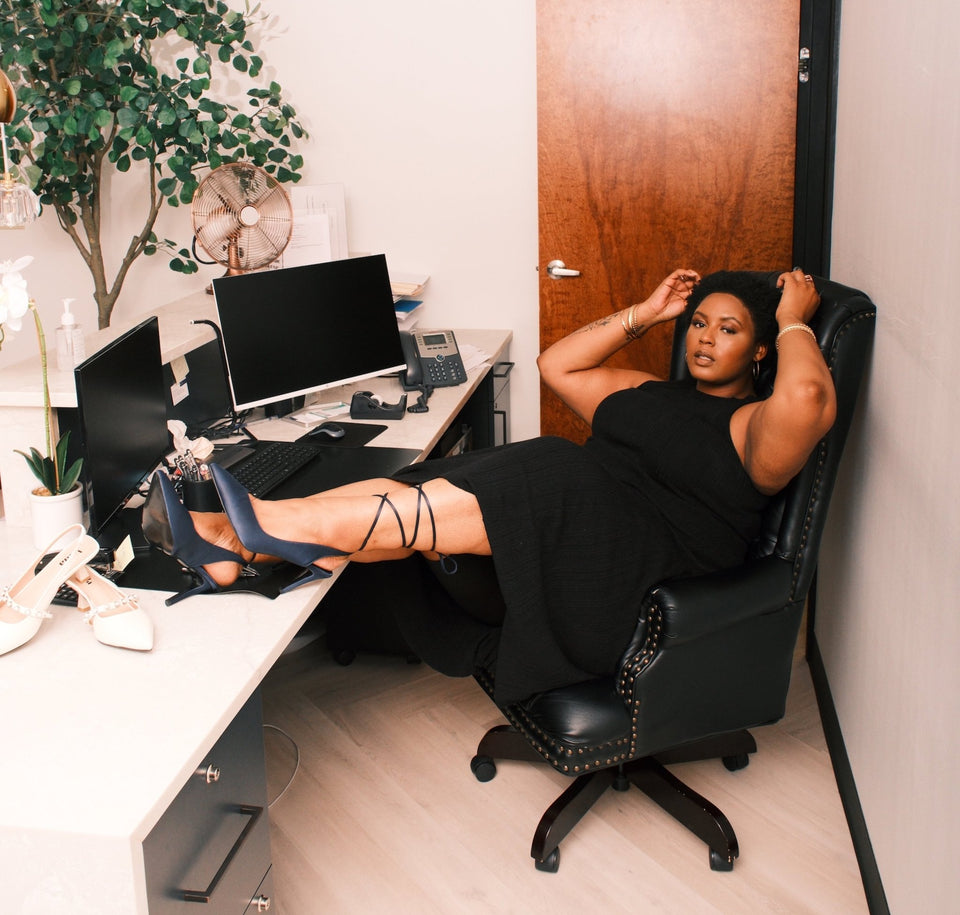 Estelle Pumps Navy - Wear with style