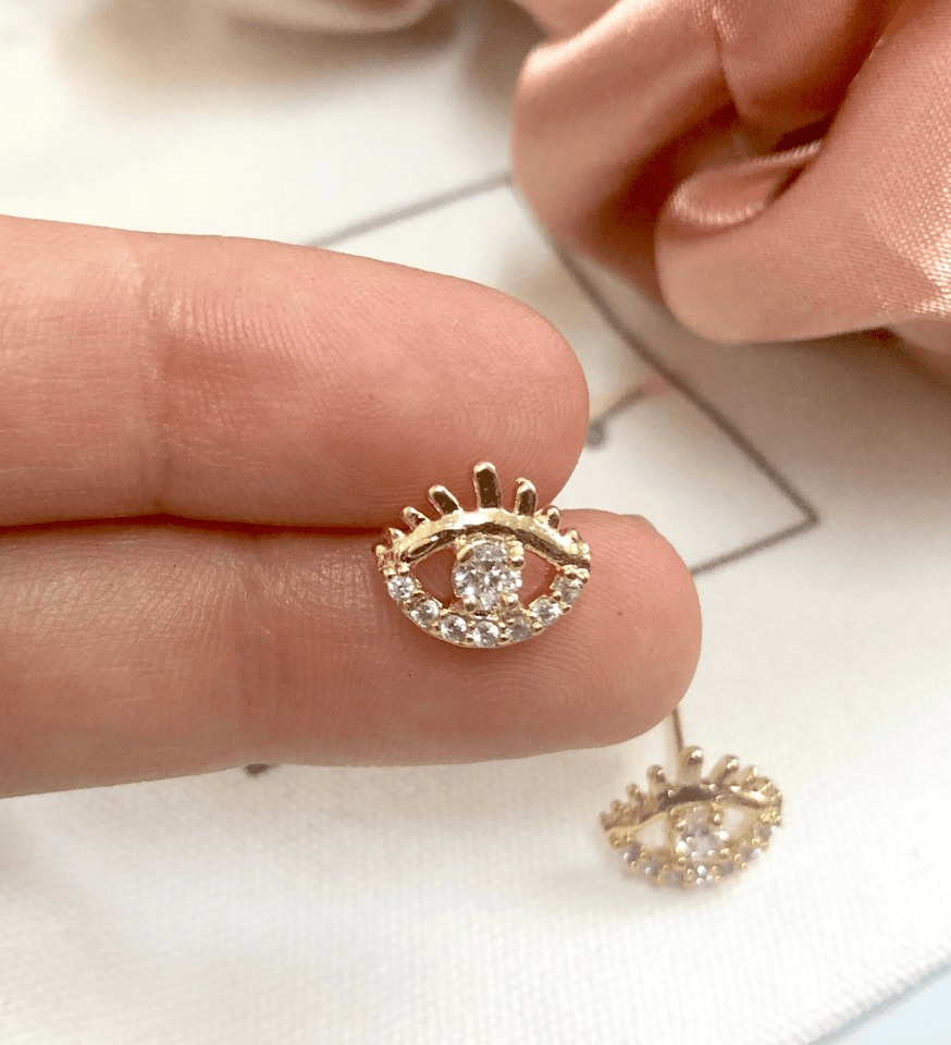 Evil Eye Stud - Wear with style