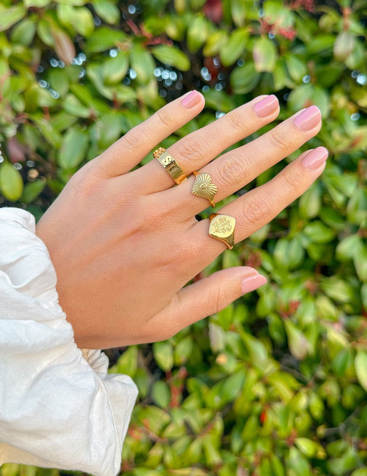 Floral Signet Ring - Wear with style