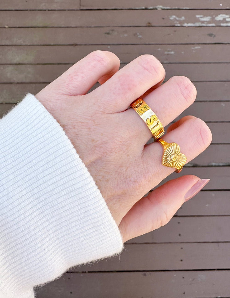 Floral Signet Ring - Wear with style