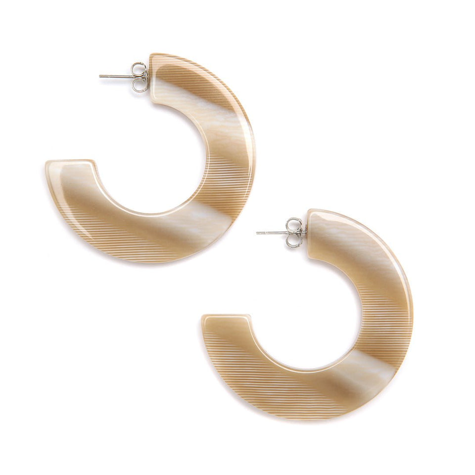 Gia Earring Camel - Wear with style