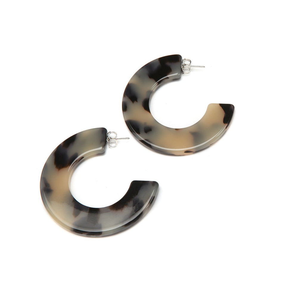 Gia Earring Havana - Wear with style