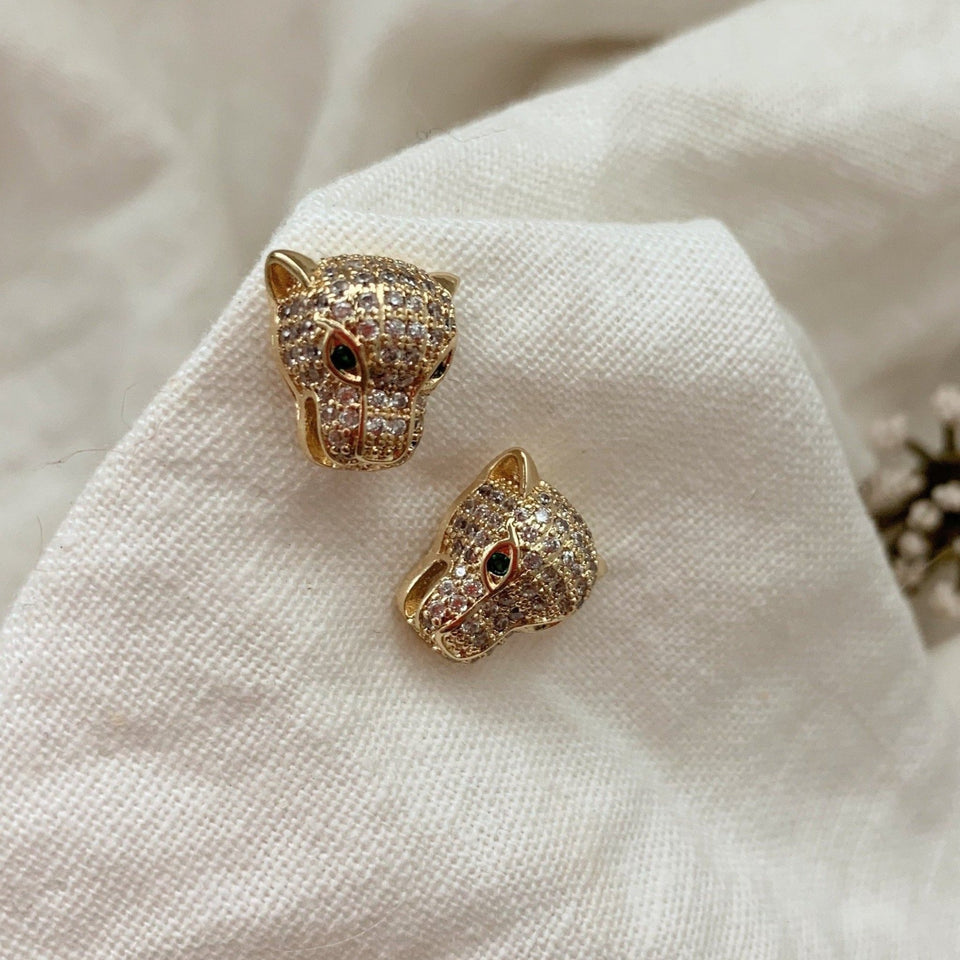 Jaguar Cz Studs - Wear with style