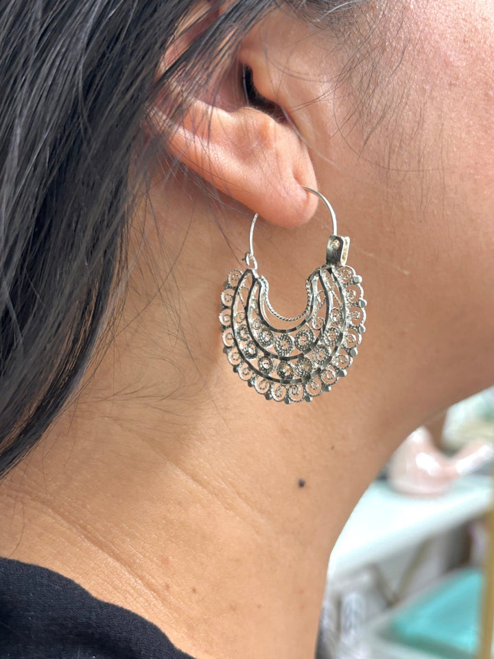 Jerezana Hoop Earrings 925 Silver | Arracadas Jerezanas Plata 925 – Mexican hoops Sterling silver | Tradición Mexicana Hecha a Mano - Wear with style