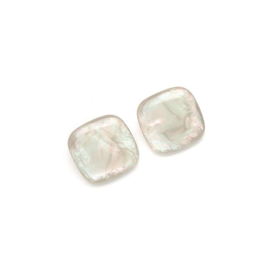 Lara Clip Earring Shell - Wear with style