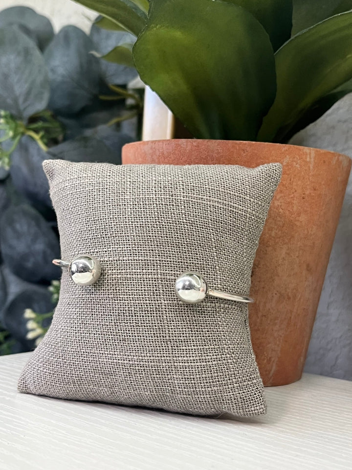 Minimalist Sterling Silver Cuff Bracelet/ ball bracelet | Handmade 925 Mexican Silver Jewelry | Pulsera brazalete minimalista de plata 925 - Wear with style