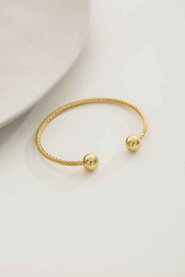 Pointe Bracelet - Wear with style