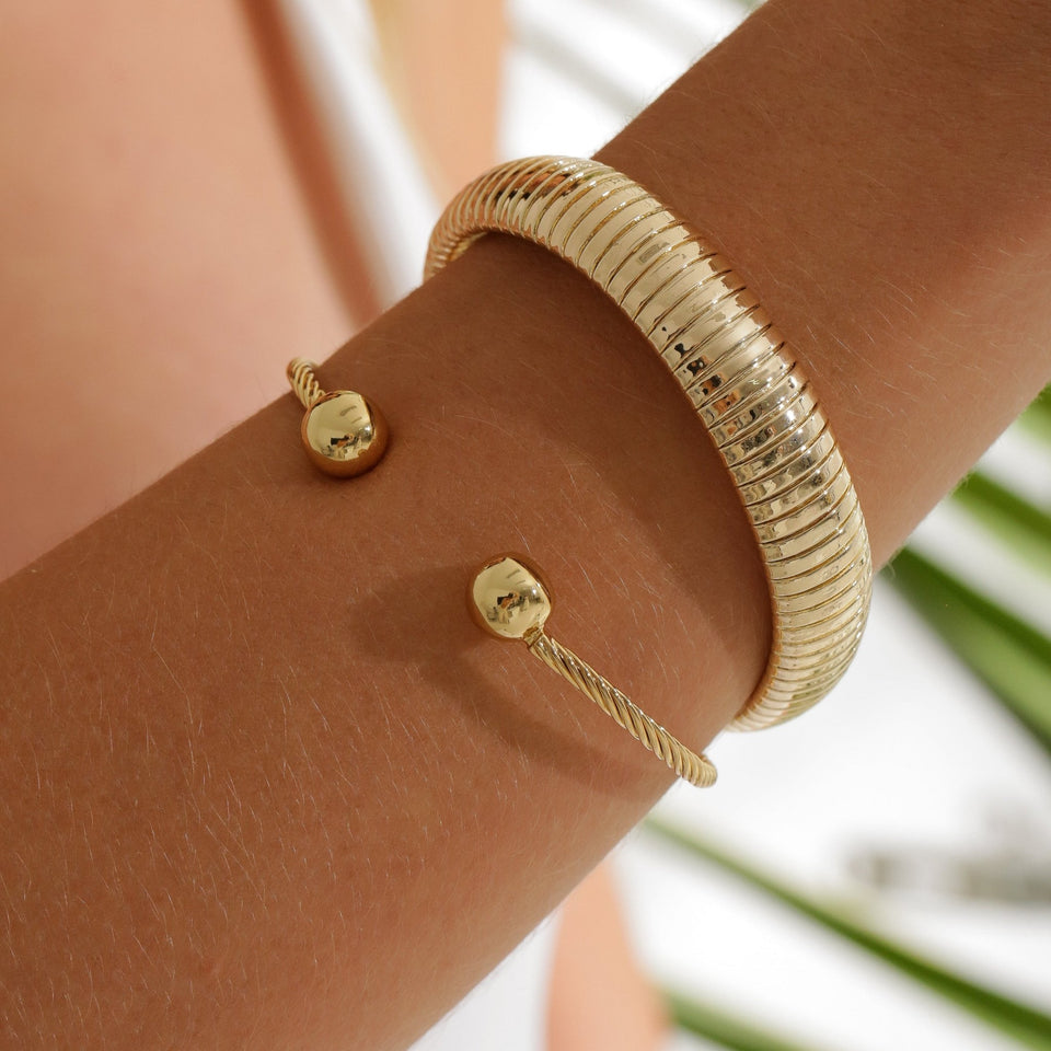 Pointe Bracelet - Wear with style