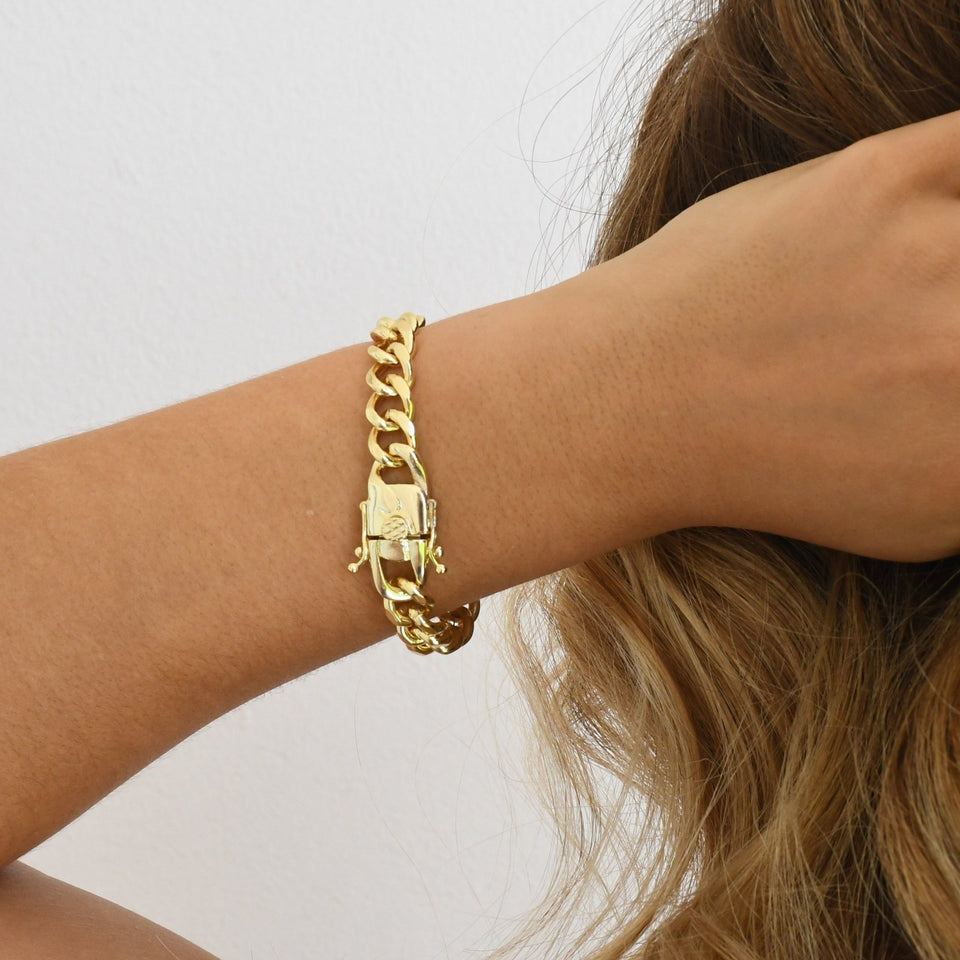 Rebel Gold Choker - Wear with style