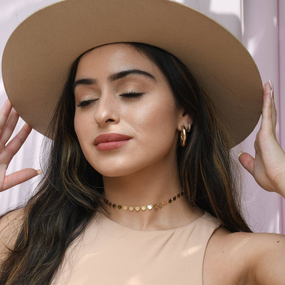Repeating Love Choker - Wear with style