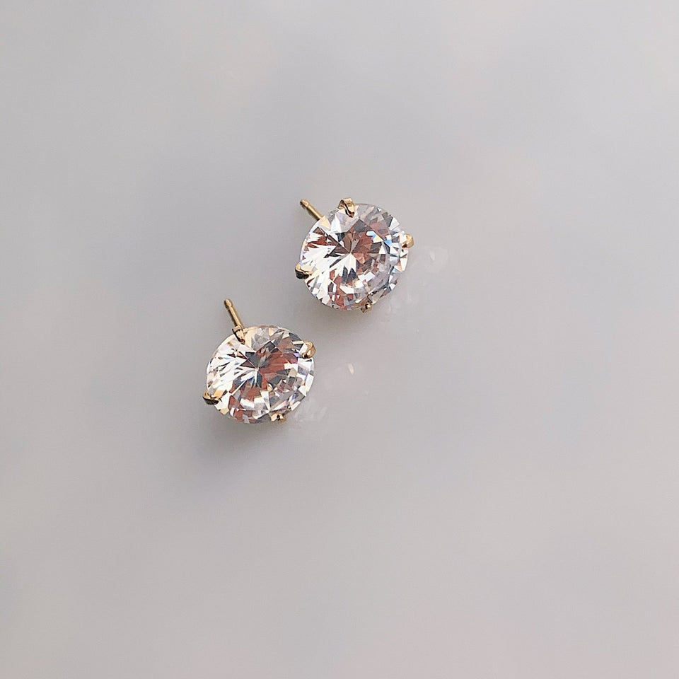 Round Cz Studs - Wear with style