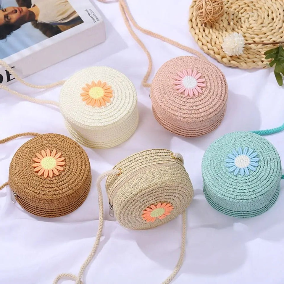 Round Straw Bag - Wear with style