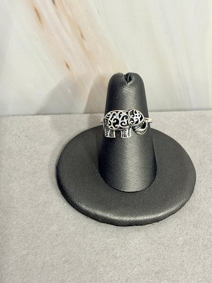Silver 925 Elephant ring | Luchy charm silver ring | Anillo de plata 925 Elefante - Wear with style