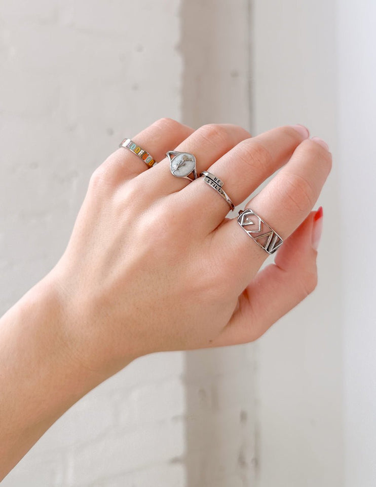 Silver Wildflower Signet Ring - Wear with style