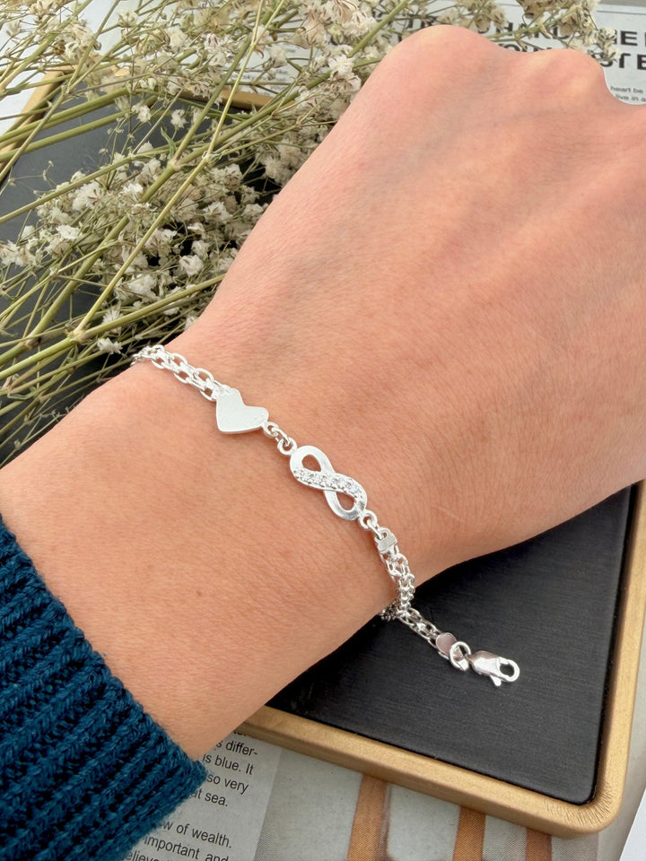 Sterling Silver 925 Infinity Heart Bracelet | Bismarck Chain 7.5” |Pulsera de plata .925 - Wear with style