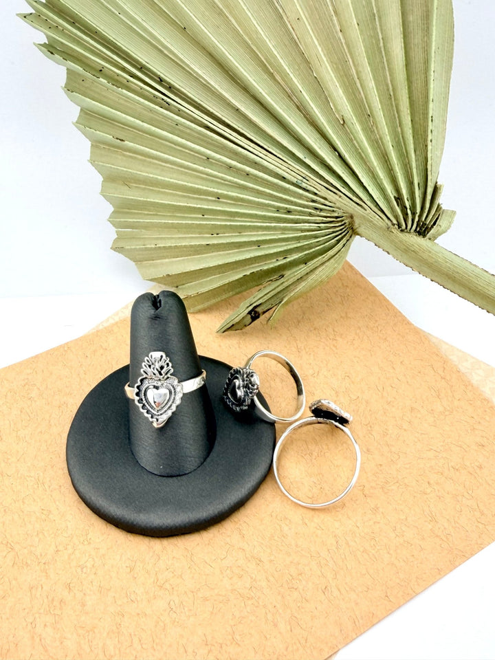 Sterling silver 925 sacred heart ring | Anillo de plata mexicana 925 sagrado corazón de Jesús - Wear with style