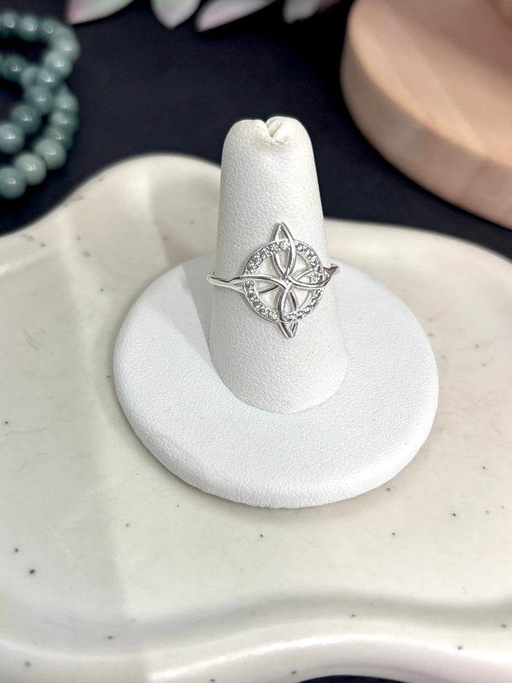 Sterling Silver 925 Witch Knot Protection Ring | Anillo Nudo de Bruja Protección Plata 925 - Wear with style