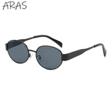 Stylish oval sunglasses - Wear with style