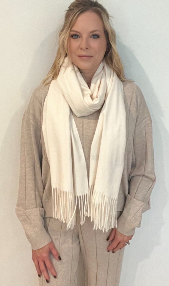 Timeless Scarf - Cream - Wear with style
