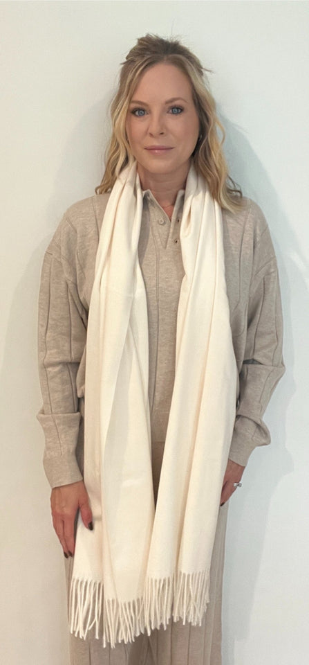 Timeless Scarf - Cream - Wear with style