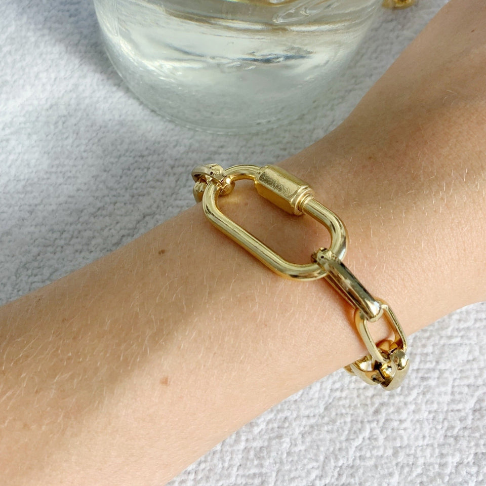 Twister Lock Bracelet - Wear with style