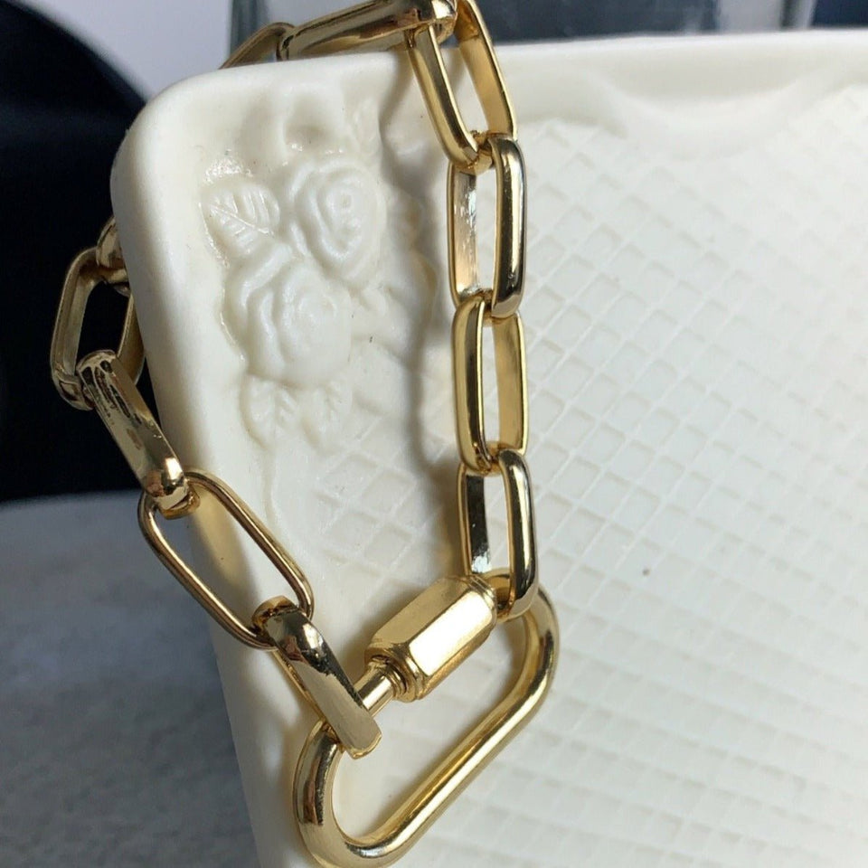 Twister Lock Bracelet - Wear with style