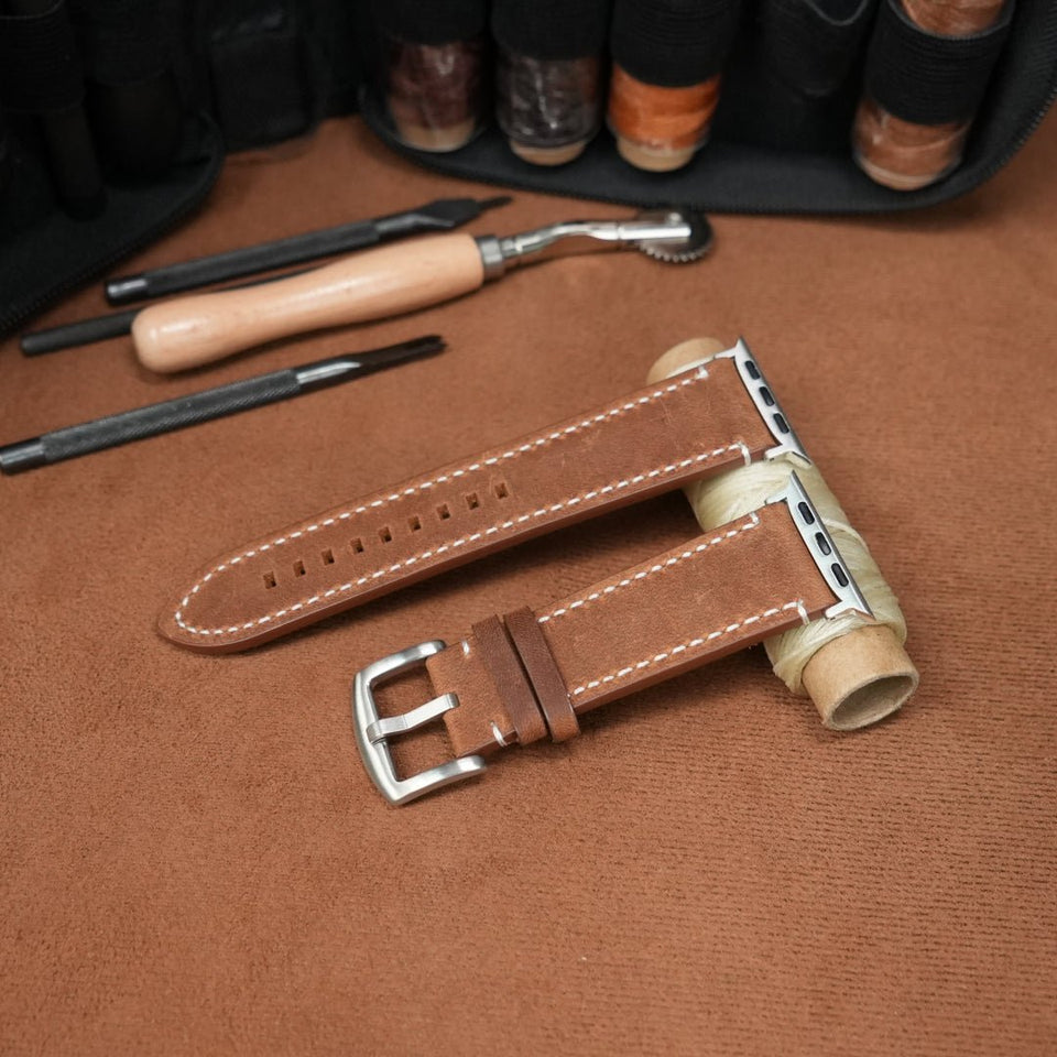 Universal Vintage Leather Band – 20 - 26mm for Apple Watch & Traditional Watches – Italian Cowhide - Wear with style