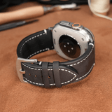 Universal Vintage Leather Band – 20 - 26mm for Apple Watch & Traditional Watches – Italian Cowhide - Wear with style