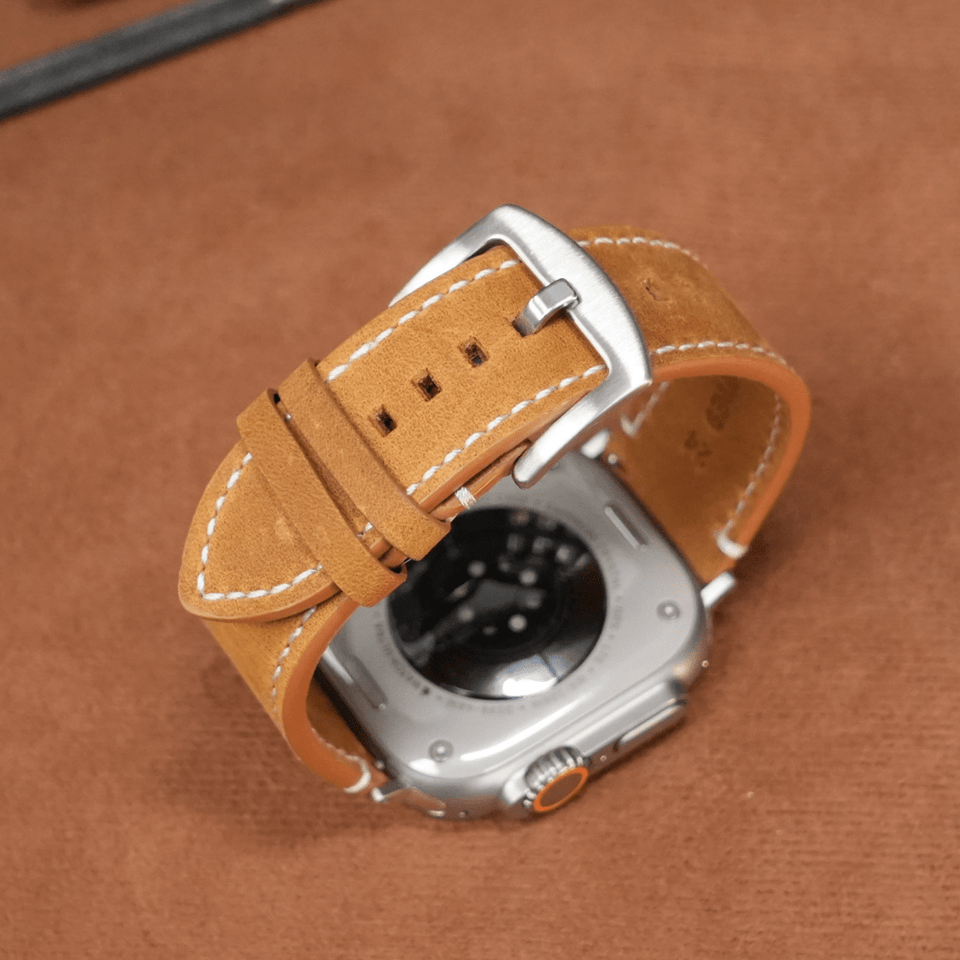 Universal Vintage Leather Band – 20 - 26mm for Apple Watch & Traditional Watches – Italian Cowhide - Wear with style